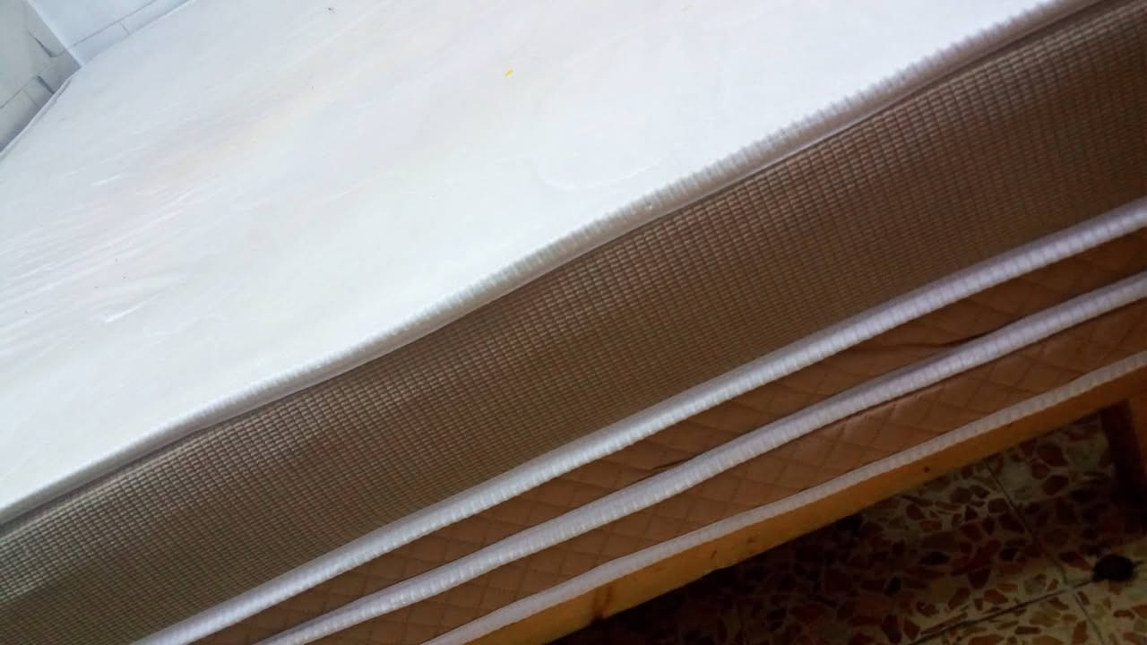 دوشك مستخدم مال تركي قياس 180 ×200 
سعر 50 قفل 
الشراي يجي خاص او يتصل ***********
