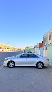 كامري SE • ٢٠٠٩ • مكفول بدون صبغ