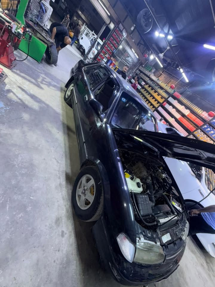 السلام عليكم برنس موديل 96 كير مكينه تبريد سياره نضيفه وحلوه بلاديه لا صبغ ولا ضربه بلاديه ***********
