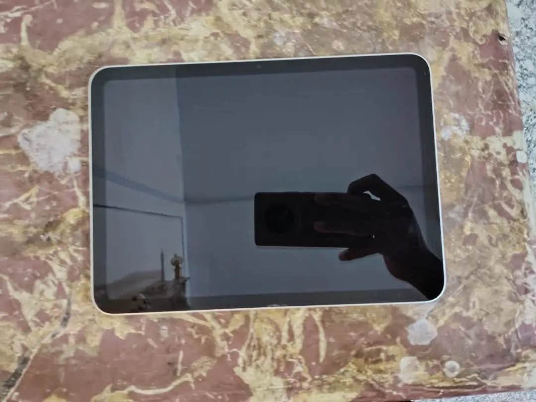 ايباد آيفون 11سعر 500 ألف  رقم الهاتف ￼***********
