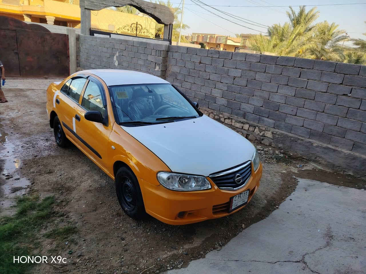 سني موديل 2011 محرك اسود رقم بغداد بيها ثلاث قطع صبغ والباقي مقفول السعر 67 وبيها مجال العنوان الانبار هيت ناحيه الفرات***********
