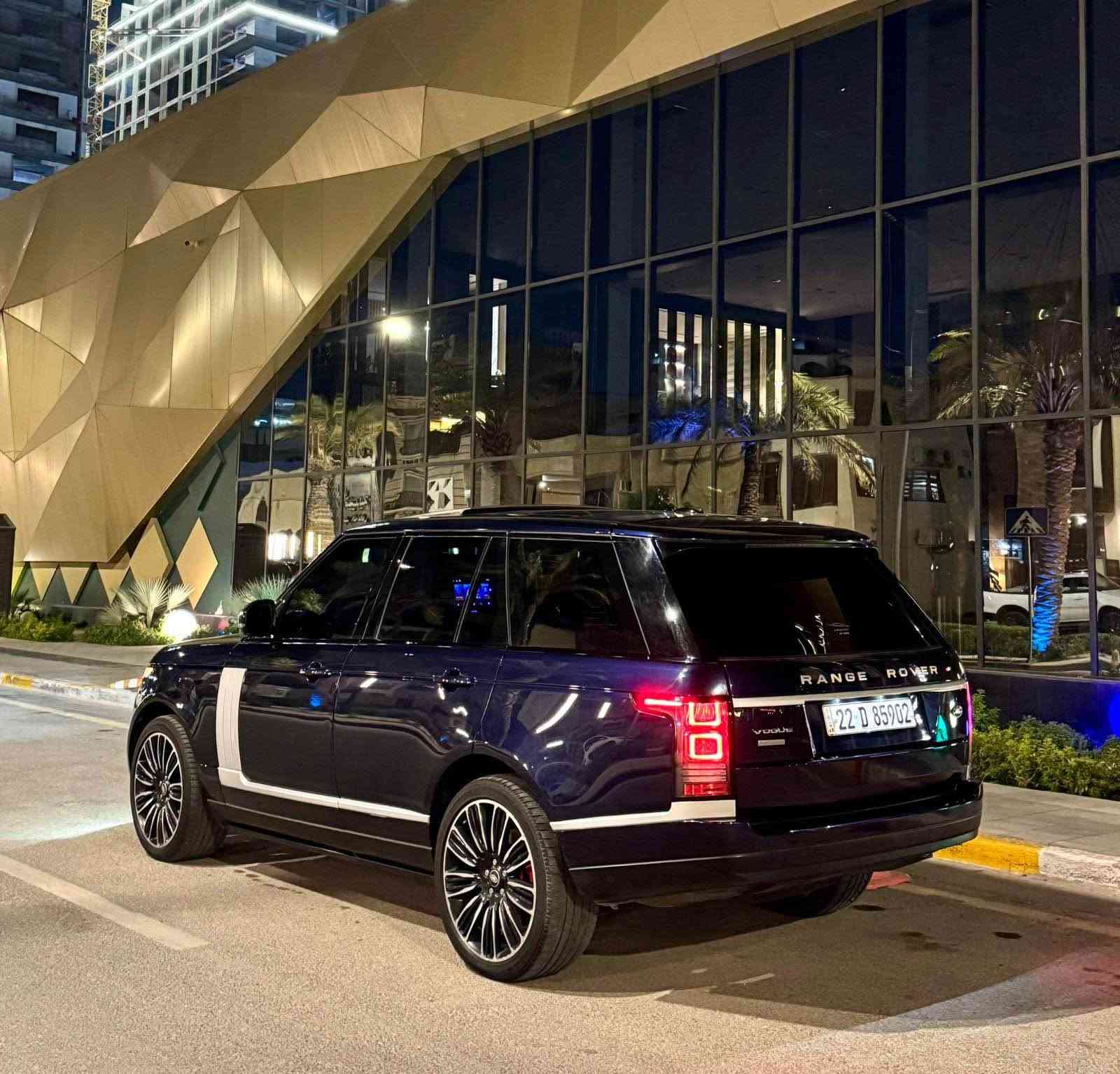 السلام عليكم ورحمة الله وبركاته

اللبيع Range Rover

موديل :2014 

فئة :اوتوبايگرافي اعلى فئة 

محرك: 6V المرغوب ديزل يعني كاز

اللون : نيلي طوخ ميتاليك مميز :  

سقف بنوراما وجلد 

نظام تعليق هوائي 3 وضعيات (جكات تصعد وتنزل اوتو +يدوي )

شفتات بالستيرن للقيادة الرياضية

قيادة ذاتية 

اوتو ستارت 

اوتو بارك 

اوتو ستوب عند الاقتراب من سيارة اخرى

اوتو هولد

محدد سرعة 

محدد سرعة أوتوماتيكي ASL

مانع انزلاق 

تحذير الخروج عن المسار

سايد بريك اوتو 

نقط عمياء  

5 كاميرات محيطية 

رادارات امامية وخلفية وجانبي 

هيتر بالمري وتعتيم والمري شفط

تغير زاويا الرؤية بالمري عند الرجوع الى الخلف

انارة ليلية وكشافات ضباب ولايت اوتو

خمس بصمات ع الابواب 

صندوق كهربائي شفط

ابواب شفط 

دوسات كهربائي 

نظام معرفة الطقس وماسحات اوتو 

المقصورة الامامية 

تبريد امامي 

تحكم بالتكيف تبريد وتدفئة من الشاشة 

كرسي السائق تدفئة وتبريد 

كرسي الراكب تدفئة وتبريد 

كرسي السائق مساج 

كرسي الراكب مساج

كرسي السائق 3 وضعيات خزن ميموري 

كرسي الراكب 3 وضعيات خزن ميموري 

تدفئة بالستيرن 

المقصورة الخلفية 

تبريد امامي ومن السقف مركزي

تحكم منفصل بالمكيف 

تحكم كهربائي بالكشن 

تدفئة وتبريد بالكشن 

ويل كب گروم

مضلل بسنويه سنويه بسمي 

السعر  285ورقه $ وبي مجال بسيط

جاهزه من كل نواحي

العنوان بغداد اليرموك او مجمع بوابة العراق

📞*********** بغداد, العراق
