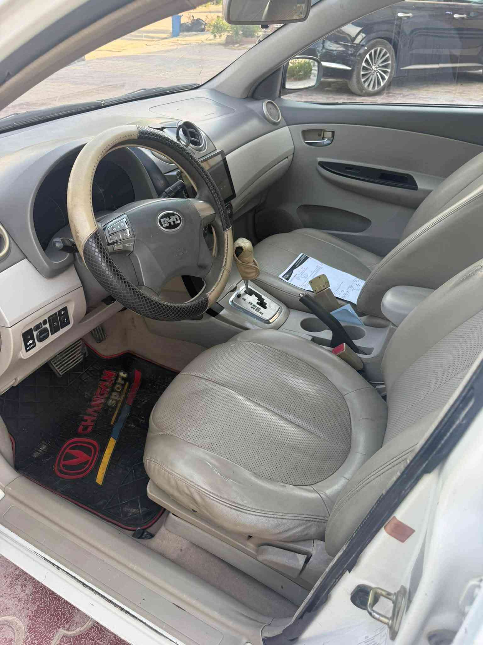 بي واي دي جي اثري اوتو رقم بغداد انكليزي الجديد ٢٠١٣
مابيها  اي نقص كير مكينه كله تمام تخم تاير جديد مكينه ١٨٠٠ كير أوتو داخل نظيف جداً كشنات جلد بلاد تحكم ستيرن فتحه كهرباء شاشه كامره سياره كلش نظيفه اشاير بلمري رسائل ترحيب مكان السياره حي العامل عالسريع الملحانيه قرب مسبح الرافدين موبايل *********** السعر ٤٩$
 وبيها مجال حك الجيه تحويل ثاني يوم

نص مكتوب في الصور:
- ٤:٢٥ م
- ٤:٢٦ م