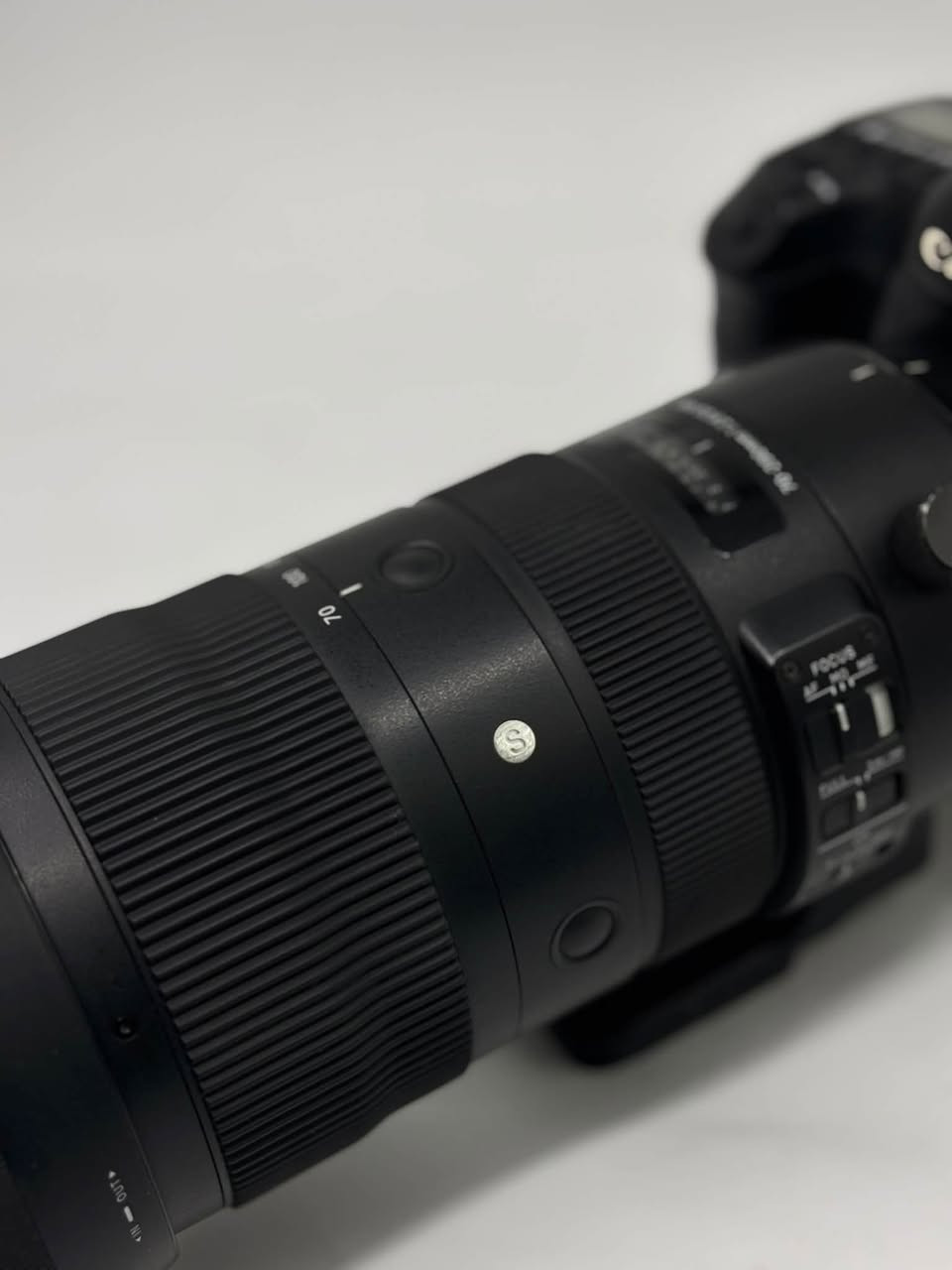 كأمره كانون   (💣 ✨5D-lll 📸💣) نضافه 99/100 كامل ملحقات
مع عدسه 70-200 فتحه 2.8
2- حقيبه 💫
3- حزام كتف✅
4- شاحنه اصليه ✅
5 بطاريه اصليه ✅
الدفع بعد ال فحص و القناعه التامه 
 ***********
