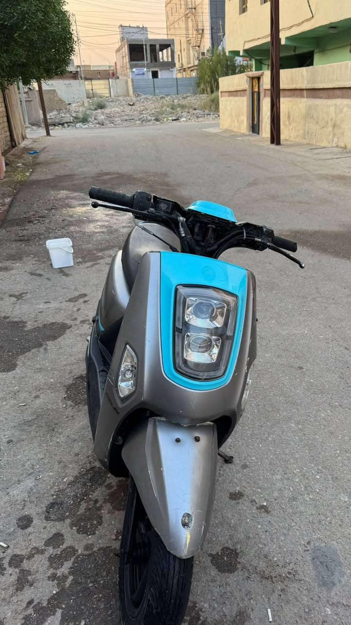 بوليسي • ٢٠٢٣ • كهربائية