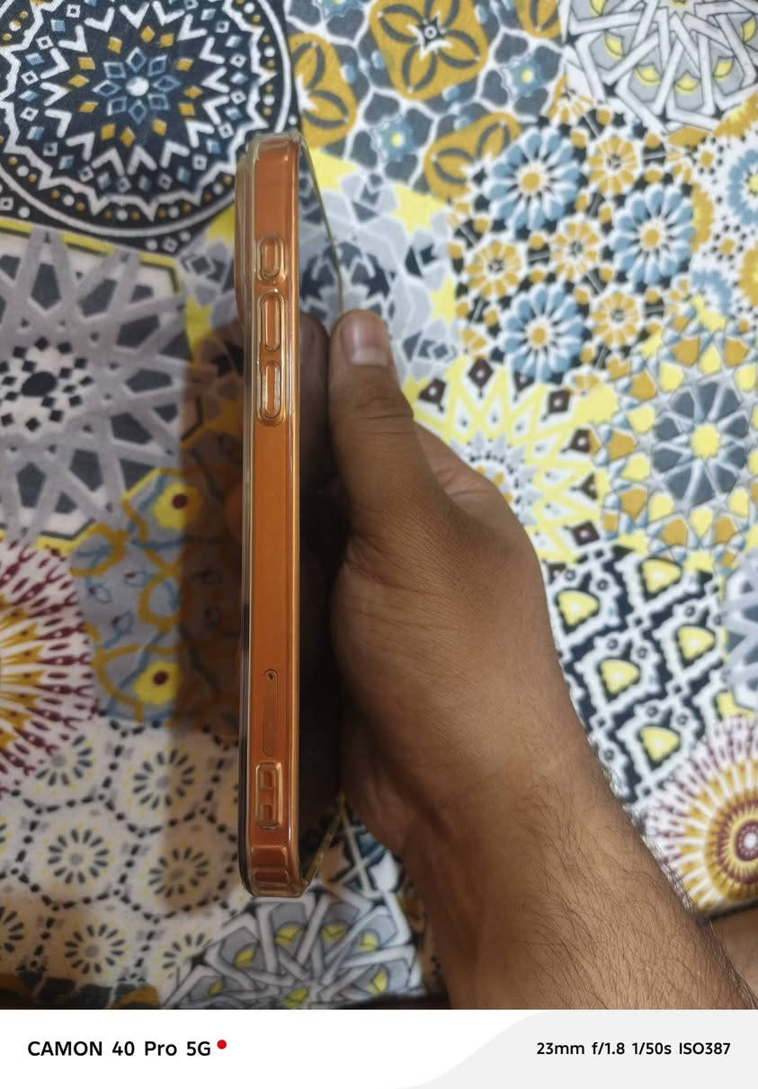 سلام عليكم ايفون 17لبيع بس مو 17اصلي لا تقليد بس نفس اصلي نسخه محطوطه كلش استخدامه استخدام ايفون تجي شوفه تفحصه ما مشحون ولا مره بعده جديد سعر 250الف بي مجال *********** مكاني القرنه او مراوس ب دراجه

