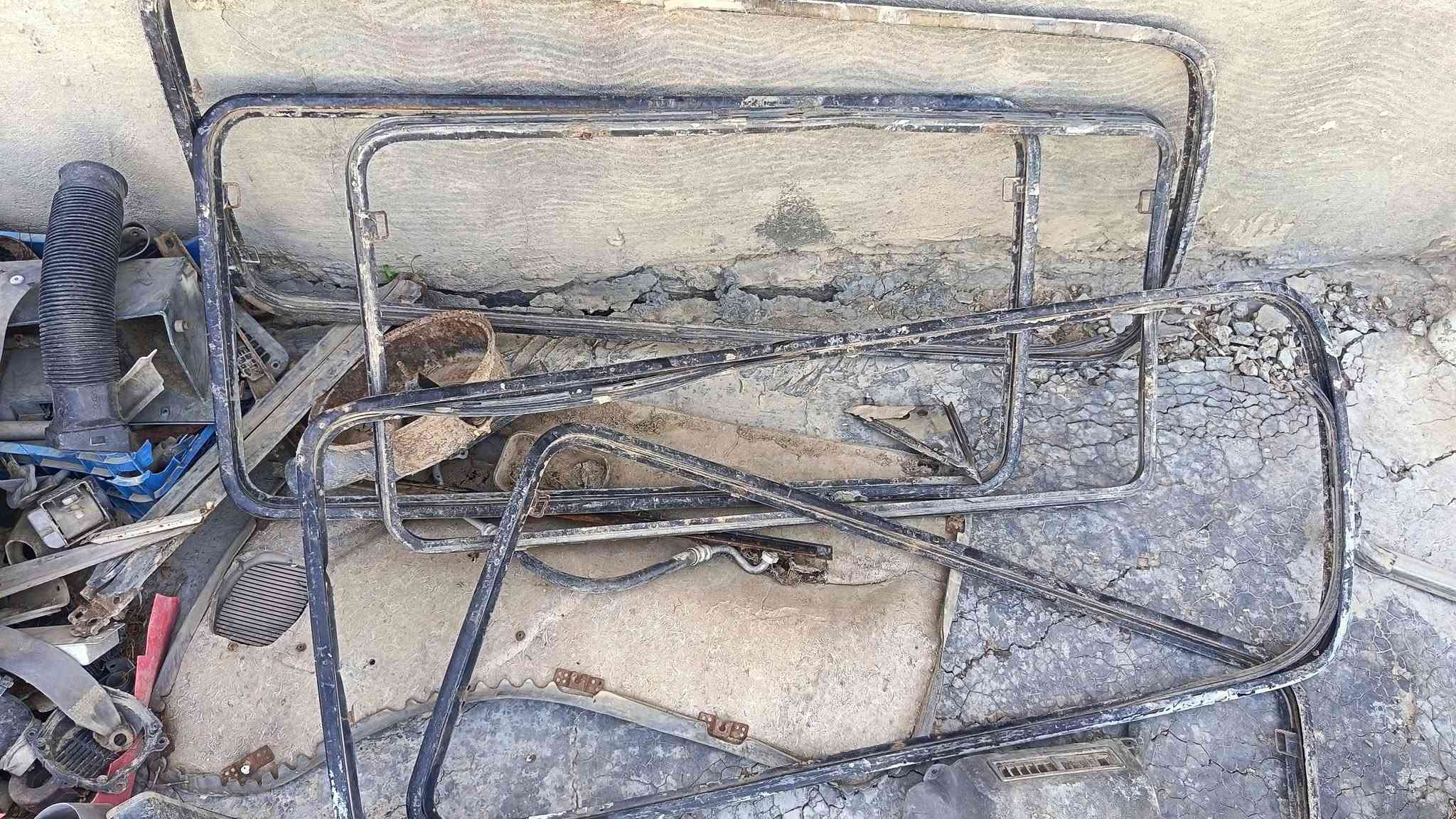غراض بريجو وبستا للبيع صدر بريجو عنبار بستا ودشبول بستا
باقي كله بريجو خاص او اتصال ***********
مكاني بغداد
