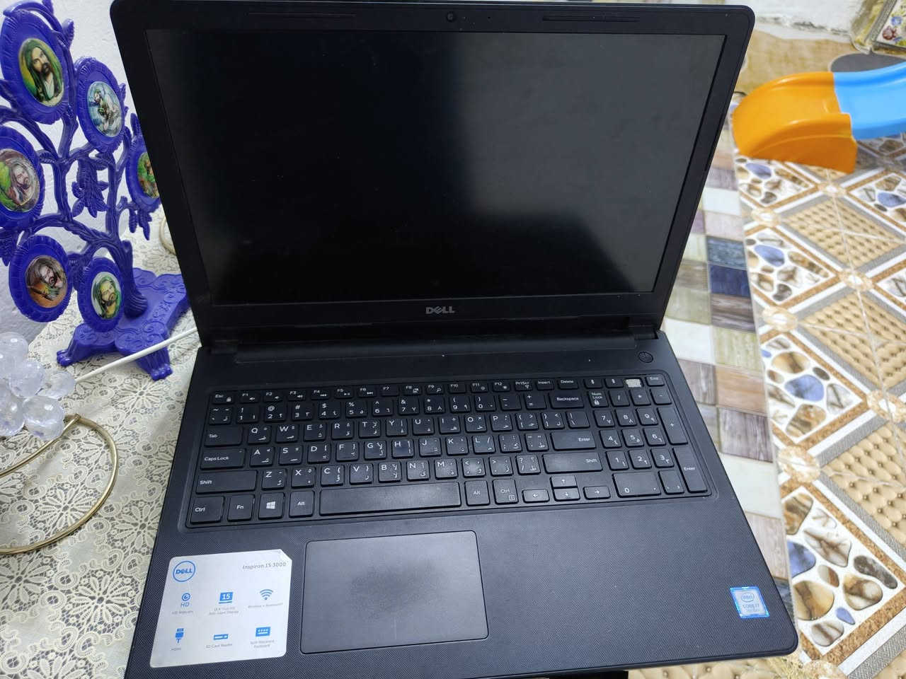 سلام عليكم 
حاسبة للبيع مواصفاته 
Dell inspiron 15 3000
Core i7 
جيل السابع 
دبل هارد 1T+128ssd
الرام 8 G
كارت شاشة 2g
مع تنصيب وندوز 11 
يوجد مع حاسبة حقيبة+ شاحنة اصليه 
عنوان الشطره 
***********
