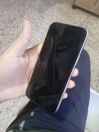 شاشة تفصيخ • ايفون ١٦ برو ماكس • مدينة الصدر