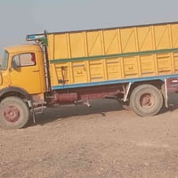 شاحنة • للبيع
