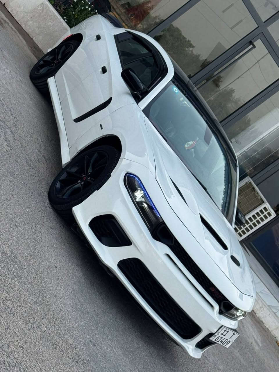 Dodge Charger Hemi R/T  2016 دوج جارجر هيمي
ضررها جانبي بسيط. صبغ ٣ قطع 
لغد شاصي مكفول 
محرك و الكير مكفول شرط الفحص
المواصفات  : 
- محرك 5,700
- شاشة وسائط كبيرة 
- كاميرا خلفية دوارة
- كشنات تدفئه
- شفتات ستيرن تبترونك 
- مري قلاب + حساس للضوء العالي 
- بصمة تشغيل + بصمة ابواب
- تشغيل عن بعد
- منظومة زينون 
- مود Sport
- ويل حجم 20 و تخم تاير جديد

جاهزه السياره متحتاج اي صرف
السعر 160ورقه 
‏‪***********‬‏

