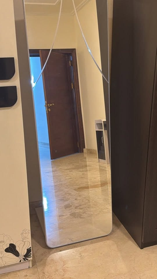 سلام عليكم عندي هايه الجزامه  للبيع
الضرر بالباب فقط موجود بالصوره غير شي كلشي مابيها 
السعر نهايته ب75 قفله مابيها اي مجال
الاتصال على الرقم ***********
عفيه كلشي مكتوب السعر نهايتهم
