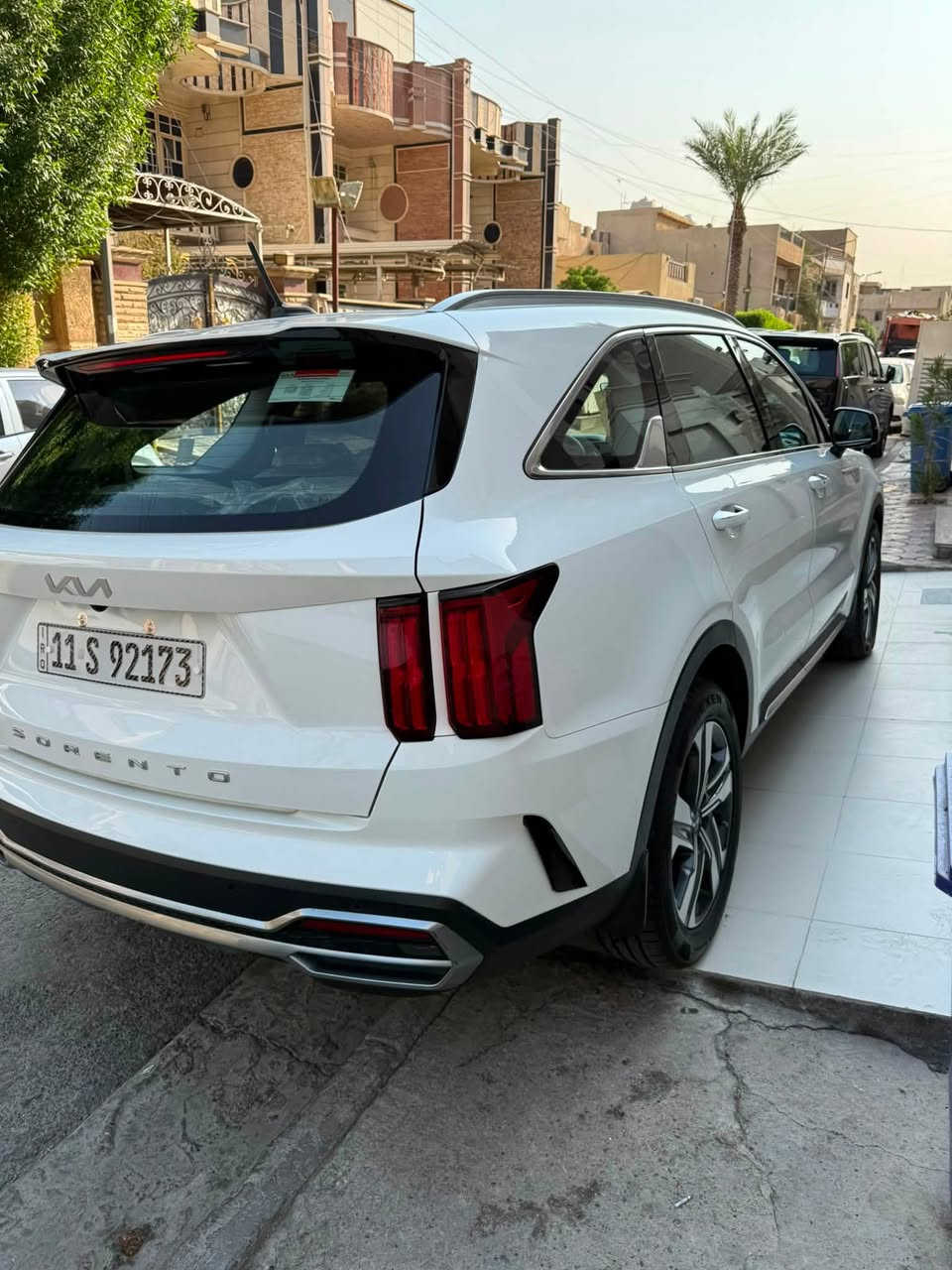 كيا سورنتو 2022 فول مواصفات بانوراما ضمان الدولية
كفالة عامة من كلشي 
المواصفات العامة:
المحرك: 3500  لتر – 6V سلندر
العداد: 60 الف متر 
الأرقام: بغداد   فول مواصفات 
ضمان الشركة الدولية 
أبرز المواصفات:
4 كامرات 360 درجة 
• سقف بانوراما
• تشغيل بصمة + تشغيل عن بُعد +تحرك ذاتي بل بصمة 
شاشة متصلة + عداد ديجيتال
7 راكب 
تبريد 3 قطع
مقاعد أمامية كهربائية
شاشة متصلة 
شاحن لاسلكي
سايد بريك أوتو هولد
إنارة LED داخلية وخارجية
صندوق كهربائي
8 حساسات
كير ماوس
بردات خلفية
ويل كب 20
قيادة ذاتيه تحديد مسار 
 كشنات جلد كهرباء حار بارد الون بيجي
لايت زنون قلاب 
مري شفط 
بغداد زيونه
***********
