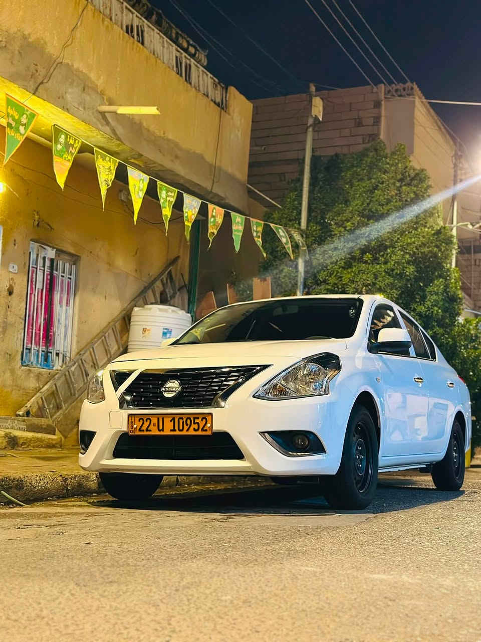 نيسان سني2024هندي ابو البليته الزركه للبيع  السعر 117وبيها مجال السياره بيها الدعاميه الكدام امبدله وبارد بل جاملغ الكدام كد خمس أصابع  ولباقي كفاله  الستفسار ***********العنوان بصره
