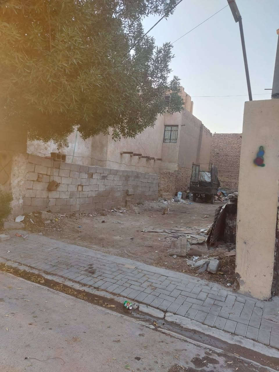 قطعة ارض للبيع
المساحة 200 ملاحضة (100كاع و100بيت يعني تكدر تأجرة)

العنوان الشيشان 110( قرب جامع اسد الكوفة)

الخدمات مجاري وتبليط 

للاستفسار ***********
