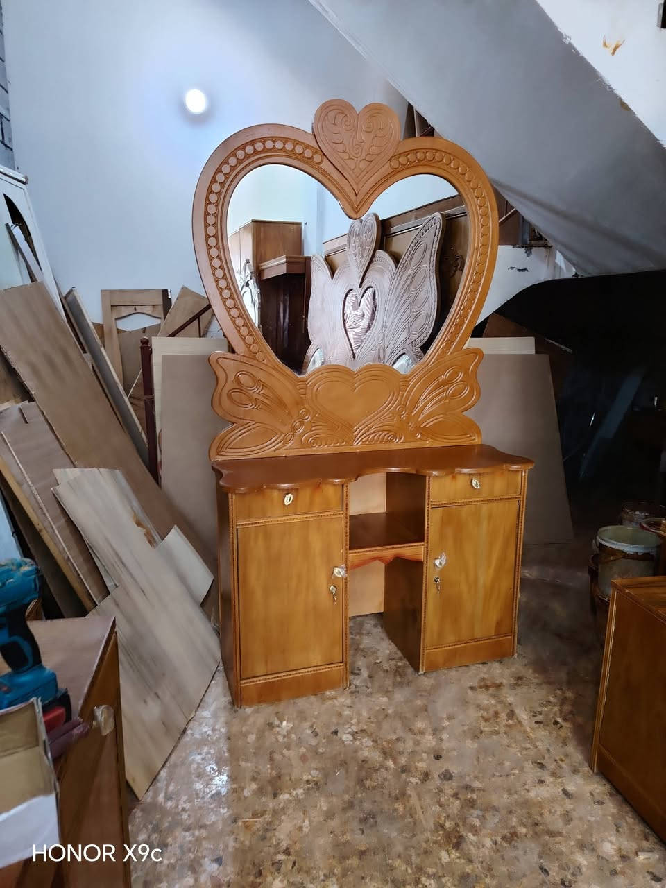 السلام عليكم غرفه كامله ام الخمس بيبان شغل درجه ثانيه نظيفه كلش مستعمله غرفه جاهزه وكامله اي نقص ما بيها الوجه صاج خمسه ملم موديل حديث نظيفه كلش شغل سوقي جاهزه وكامله طابقين ام الخمسه 675 شامل الشد والتوصيل مجاني داخل النجف والشراي يتصل ***********
