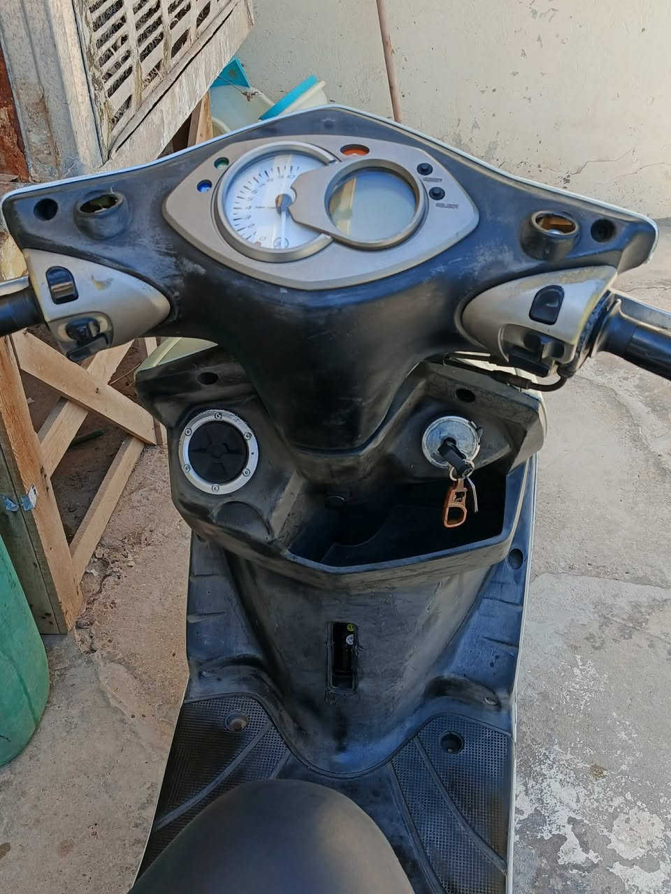 سكنس فحل كوري للبيع 
شلعة ومعدل شغالة من الطول للطول 
نكرة سلف بأي وقت 700 وبيها مجال 
حلة ناحية النيل
***********
