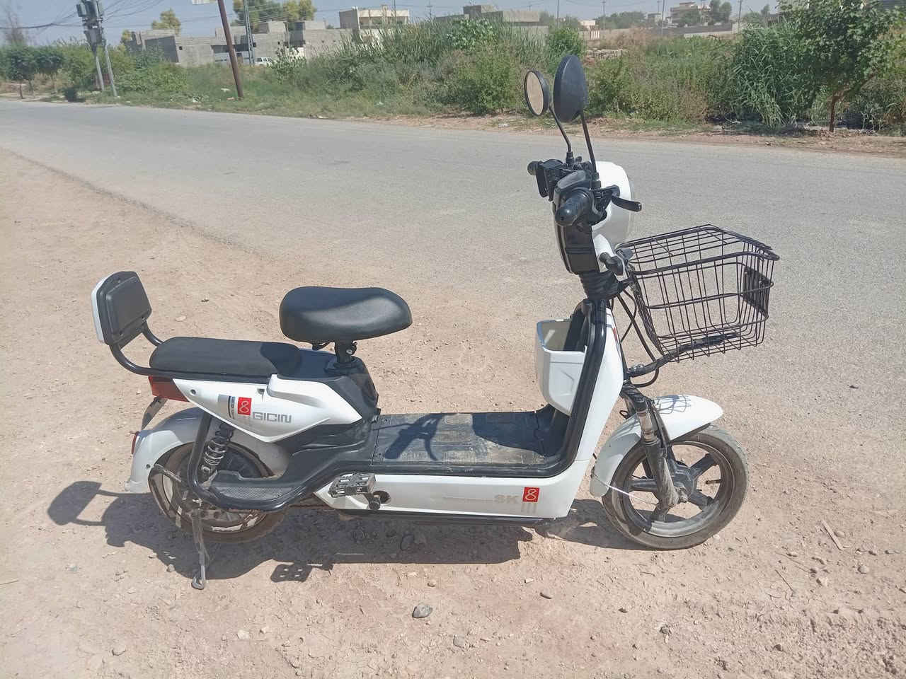 دراجة شحن للبيع سعر 275 بي مجال التواصل رقم الهاتف *********** للبيع مستعجل
