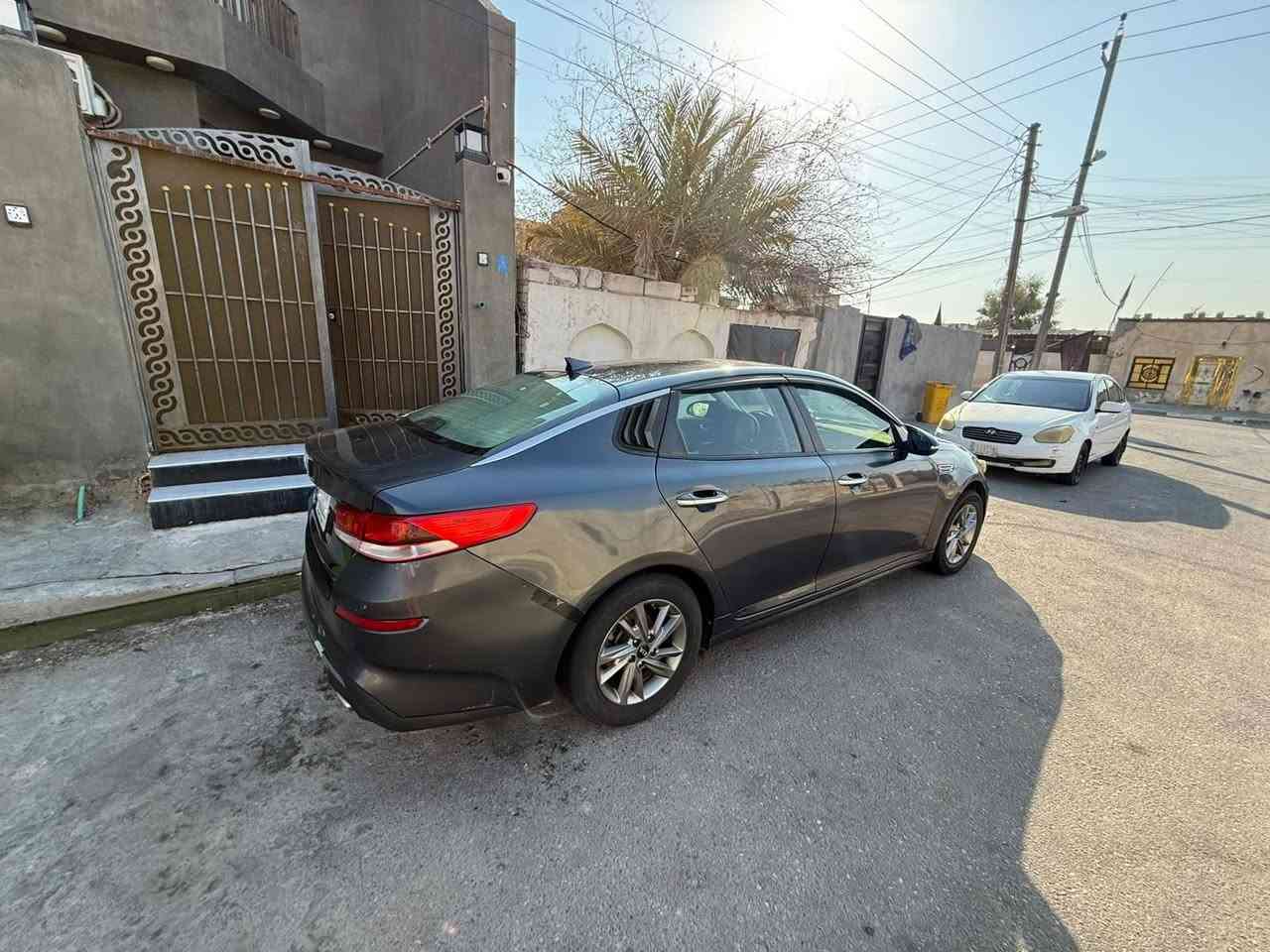 سلام عليكم اخوتي السياره موجوده صور أمريكا ويه النشر  وعندي بعد صور  ماشيه 195 m سنويه منتهيه صار اشهر راعي السنويه صديقي شرط المقابله ويا والتحويل

السعر //  ١٢٥ بيه مجال كلش قليل ولا تعب نفسك 
العنوان // البصره _ الاصمعي
الهاتف // ***********

١. كفاله دواخل غرفة السياره
٢. كفاله حداديه من الدعاميه للدعاميه
٣. كفاله تايرات
٤. كفاله مكينه 2400 بالجيس 
٥. كفاله كير
٦. كفاله كهربائيات وزنون وشاشه ورادار وحساسات وستتم صوت
٧. كفاله تبريد اذا مو ثلج ❄ وتدفئه كيزر
٨. كفاله صندوق

يعني شنو الي تسال بي عن السياره كفاله وجديد ومابيه اي حادث بالعراق فقط حادث امريكا والسونار موجود ويه الصور البصرة, العراق
