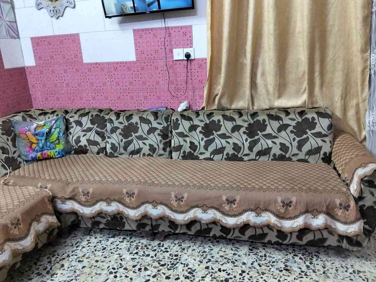 اغراض مستعملة للبيع للتواصل واتساب ***********

