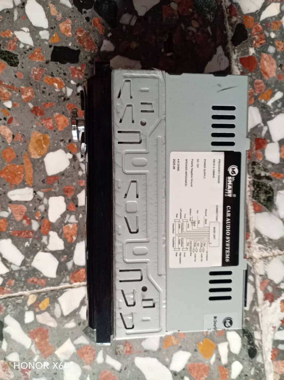 للبيع مسجل نوع FM/MP3 Player موديل SP-703 

جهاز عملي وأنيق للاستماع للموسيقى والراديو 🎶📻

 يدعم FM Radio
 تشغيل ملفات MP3
 منفذ USB
 مدخل AUX للسماعات أو التوصيل
 تحكم سهل من خلال الأزرار والمقبض الأمامي
 تصميم أسود أنيق وحجم مناسب

📌 الجهاز جديد نفس الموجود بالصور 
💰 السعر: 15 وبي مجال 
للتواصل: ***********
