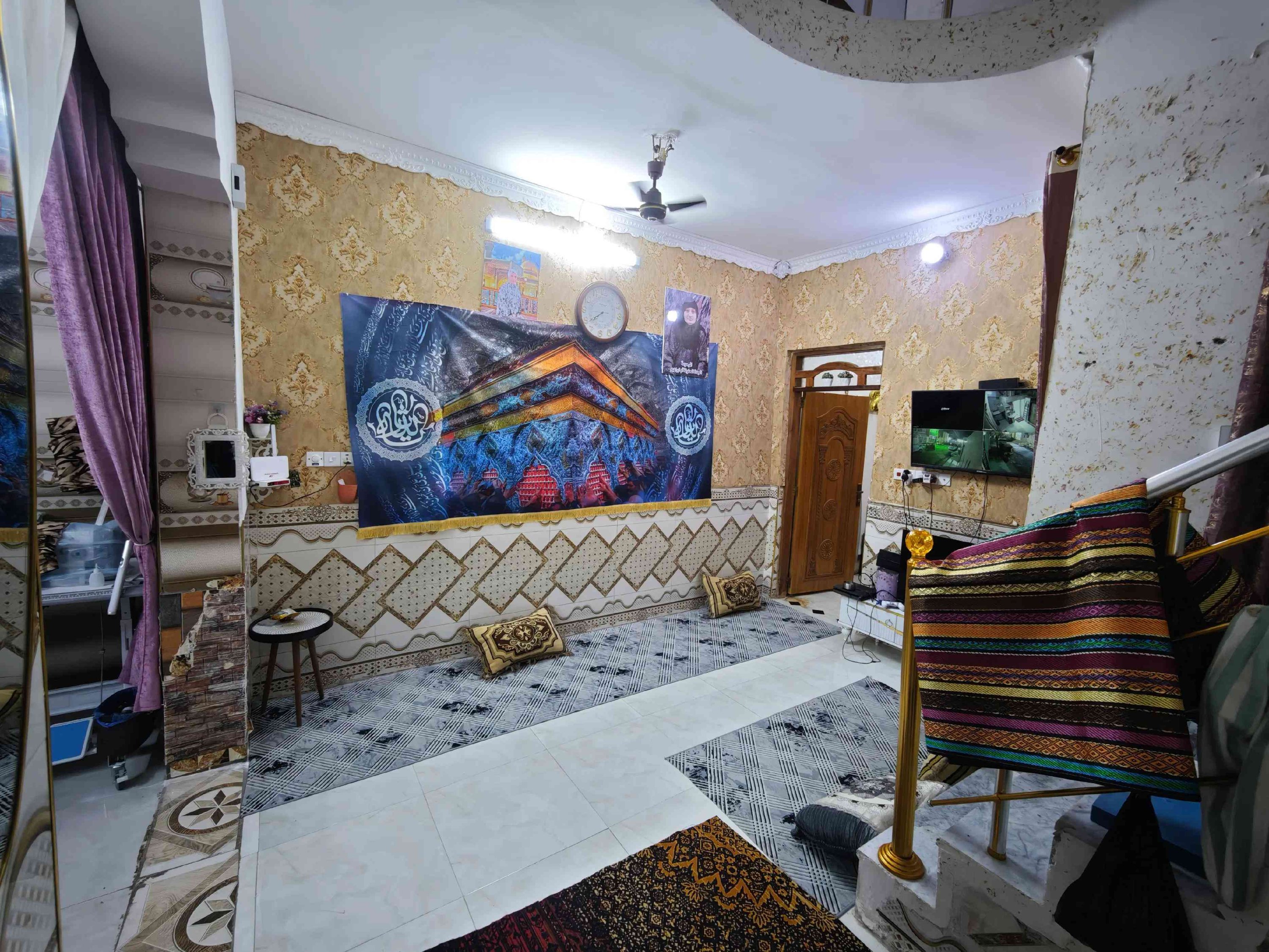 دار للبيع - فرصة لا تُعوّض السعر جوّه السوق! 💥 🔥 للبيع المستعجل بسعر لقطة 🔥 📍 الموقع: الشيشان - قرب مدرسة الخوئي. 📐 المساحة: 100 متر (طولاني). 🏗️ السنة: بناء حديث 2024. 🏢 طابقين كاملة. 🛠️ التقسيم الداخلي: 🛏️ 3 غرف نوم (واحدة منها جناح سويت خاص). 🛋️ صالتين واسعة. 🪑 استقبال ضيوف. 🍳 مطبخ مرتب. 🚿 2 حمام. ☀️ 2 منور لتهوية وإضاءة ممتازة. 💰 السعر: 110 مليون دينار (وبيه مجال للطيبين) 🤝 📲 للاستفسار والتواصل مباشرة: 📞 *********** ☎️🤳 #عقارات  #قطع_اراضي  #عقار  #بيع_و_شراء_عقارات #الشعب_الصيني_ماله_حل😂😂 
