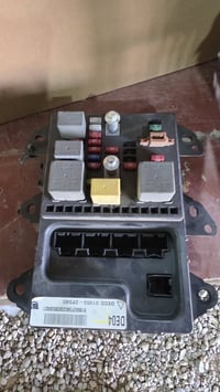 قاعدة فيوزات سيراتو شكل سبكترا موديل ٢٠٠٤الئ ٢٠٠٨ الرقم 07706589861وات...
