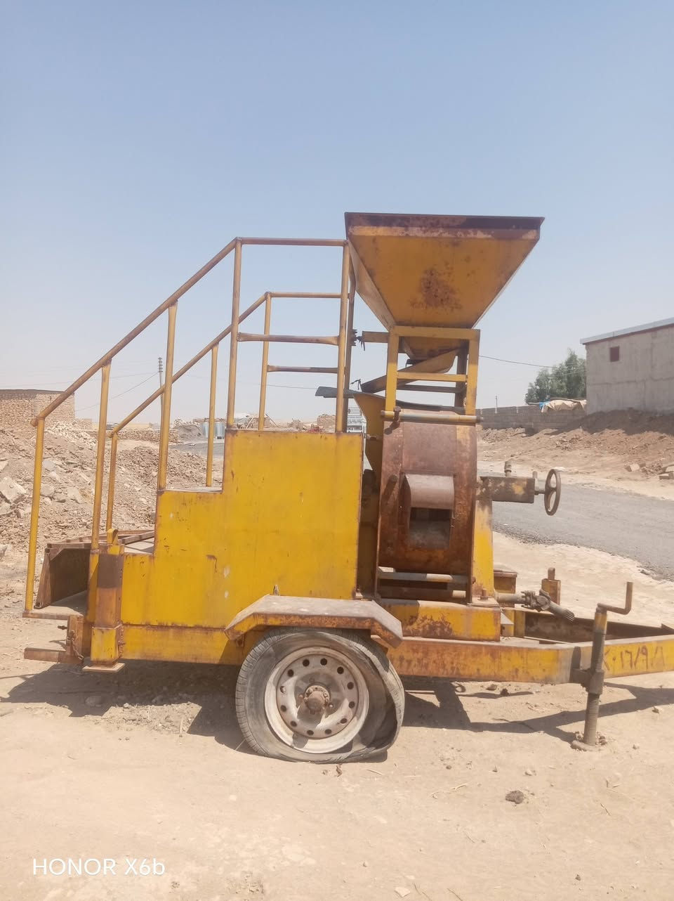 السلام عليكم للبيع طاحونه حجم 30 العنوان مفرق كياره للاستفسار الاتصال على الأرقام
*********** /***********
