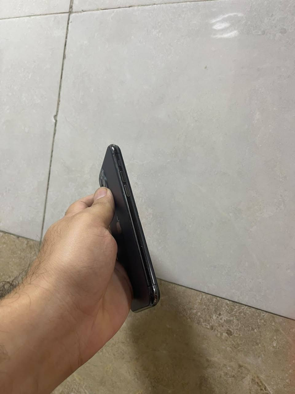 ايفون 11 برو للبيع
مبدل شاشة وبطارية فيس ايدي واكف
ذاكرة 256 للبيع ب200 وبي مجال مكاني بغداد الصليخ 
***********
