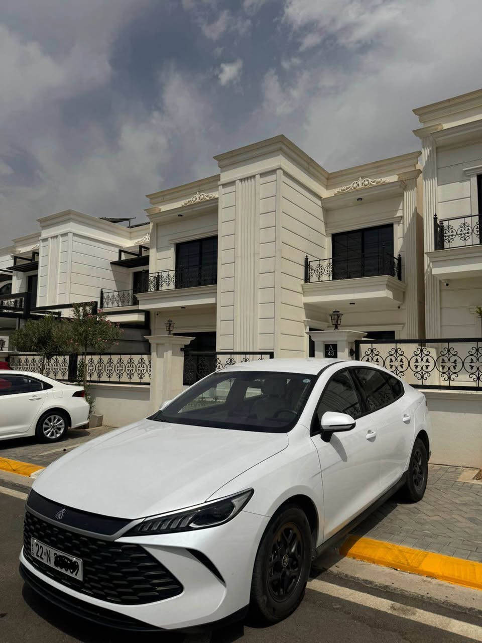 BYD 0.5 2025
هیچی نیە سەیارەکە بێ سبوغ و لێدرانە بەس جێی بەردی هەیە لە قەلبی و تەەاو سەیارەکە گێر و مەکینە و کارەبایاتی بە شەرتە
١٩ هەزار رۆشتووە لە پاتری 
٥ هەزار لە مەکینە
سەیارەکە زەمانە فولل فوللە
ناو کرێمیە ٣ مۆدە  قەپات قەپات ماصفاتە 
سحری ١٣٣ وەرەقە و مەجال 
تعویل و غەرامە بە شەرتە
***********
*********** أربيل, العراق
