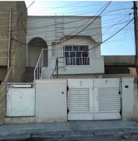 مشتمل ٩٠ م للأيجار يحتوي على طابقين معزولات عن بعض الاول يحتوي على كرا...