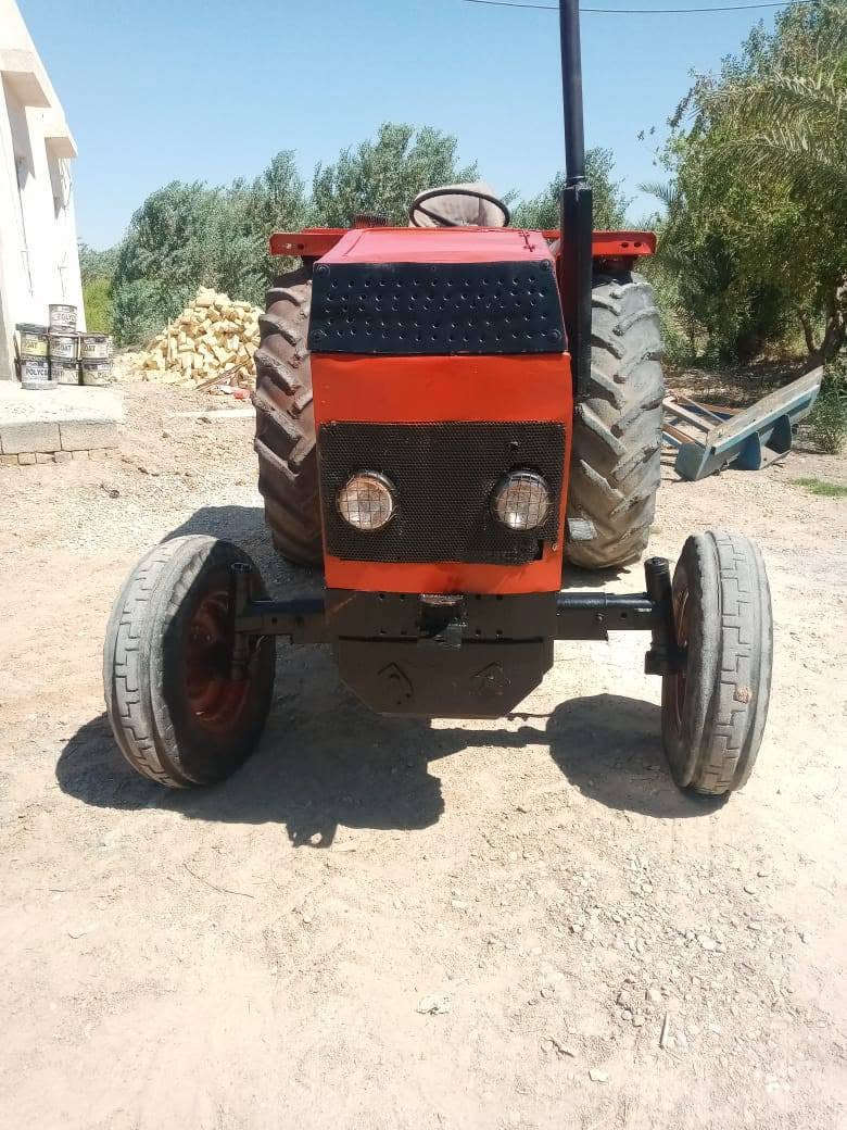 مكينه عنتر ١١١ كفاله من كلشي معمر كشرها ومصبوغه جديد محرك كير هودرليك بم سلف باول كله كفاله تايرات شوف العين انضاف مكانها نعمانيه رقم التلفون ***********  سعرها   5 مليون ونص وبيها مجال بسيط     ممكن الموافقه على المنشور ادمن

