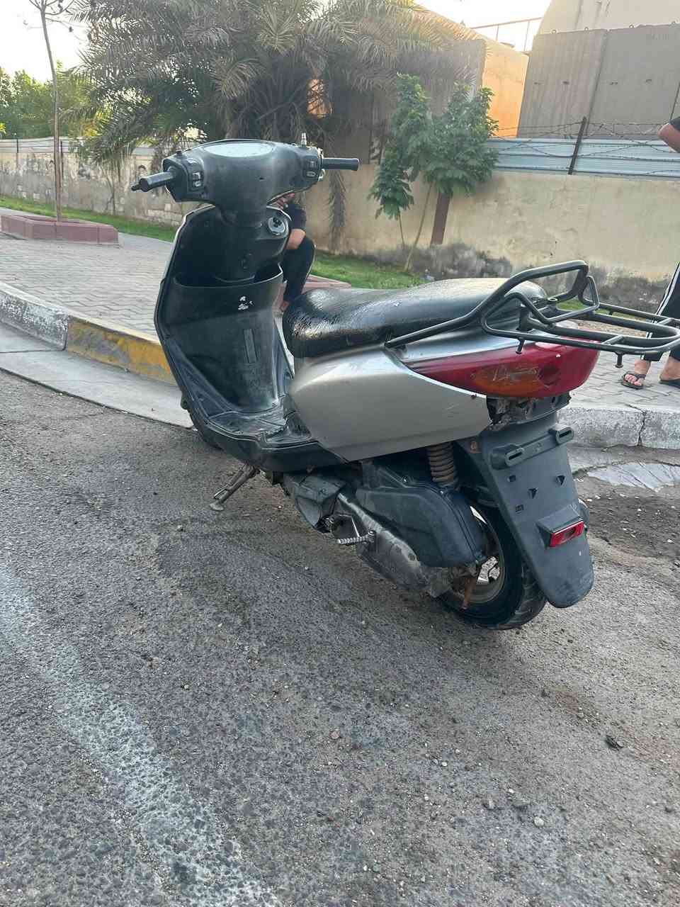 سلام عليكم بريز دراجه نكره سلف مكينه ناعمه شلعه ومعدل تخبل فشكه ما طاكه السعر٤٠٠وبيها مجال العنوان بغداد ام الكبر ولغزلان ***********وتساب

