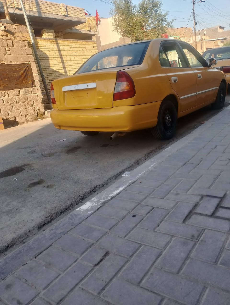 سلام عليكم اكسنت فيرنة البيع رقم بصره لماني موديله2001.    ***********
