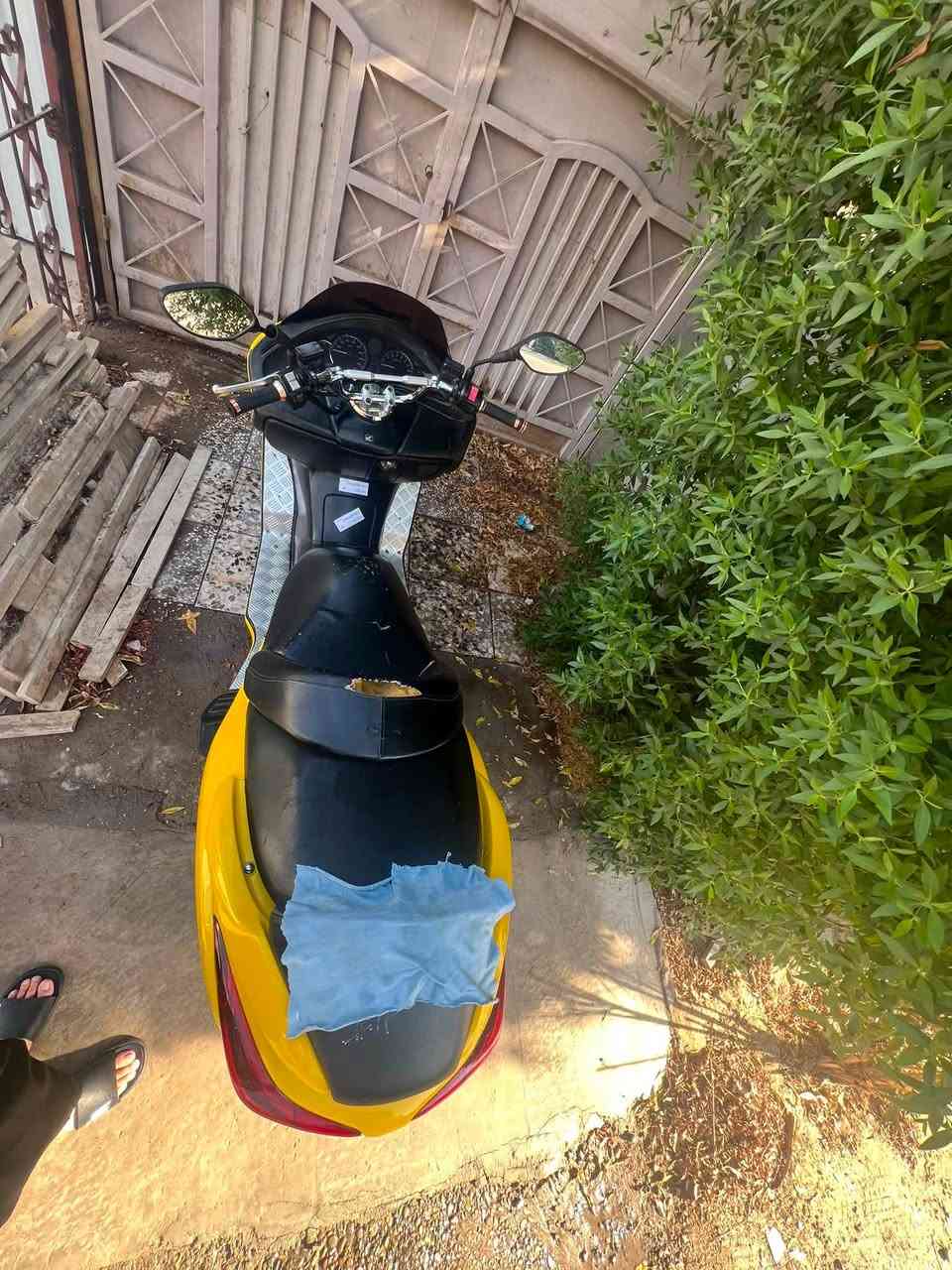 سلام عليكم 
فورزا 08 عمية مكينة مكفولة من نضوح وتبخير وكلجات الدراجة خير من الله معدل 160
بصمة عدد 2 + سويج طوارئ
الكهربائيات كلها شغالة 
مكاني بغداد 
للاستفسار واتساب او ماسنجر 
***********
السعر 1250
