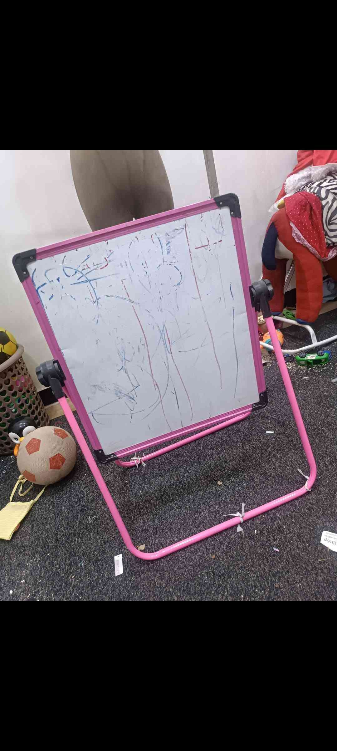 بيت أطفال • كلب هزاز • بغداد الأمين