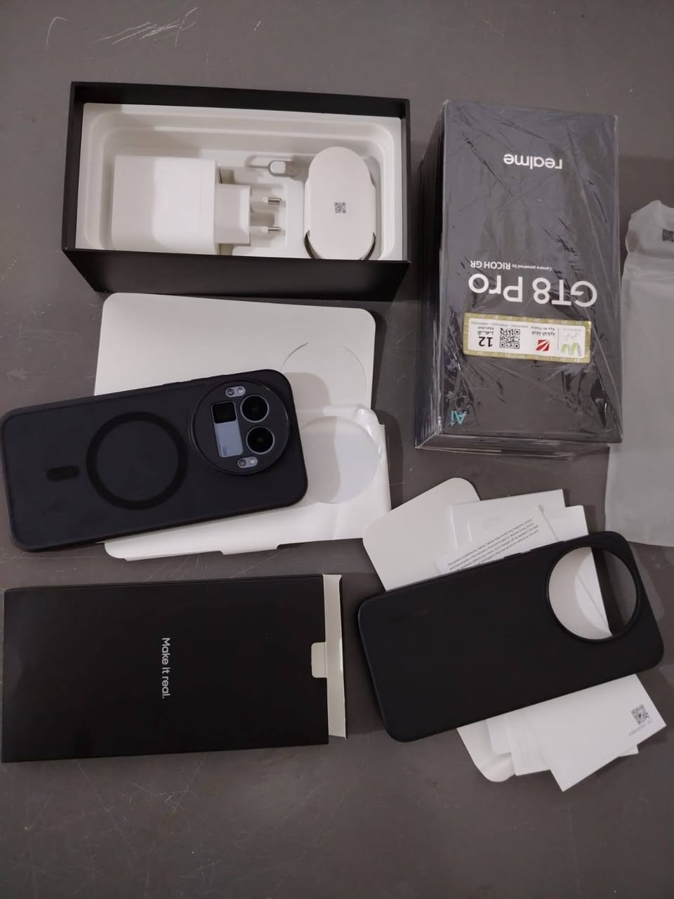 ريلمي gt 8 pro ذاكرة 512 رام 16 نسخة عالمية لون ضمان شركة الوطني صحة البطارية 100% لون ازرق استخدام شهرين نظافة 98 مع كافة ملحقاته للبيع سعر مليون و150 وبي مجال عنواني بغداد اي استفسار عالرقم ***********
