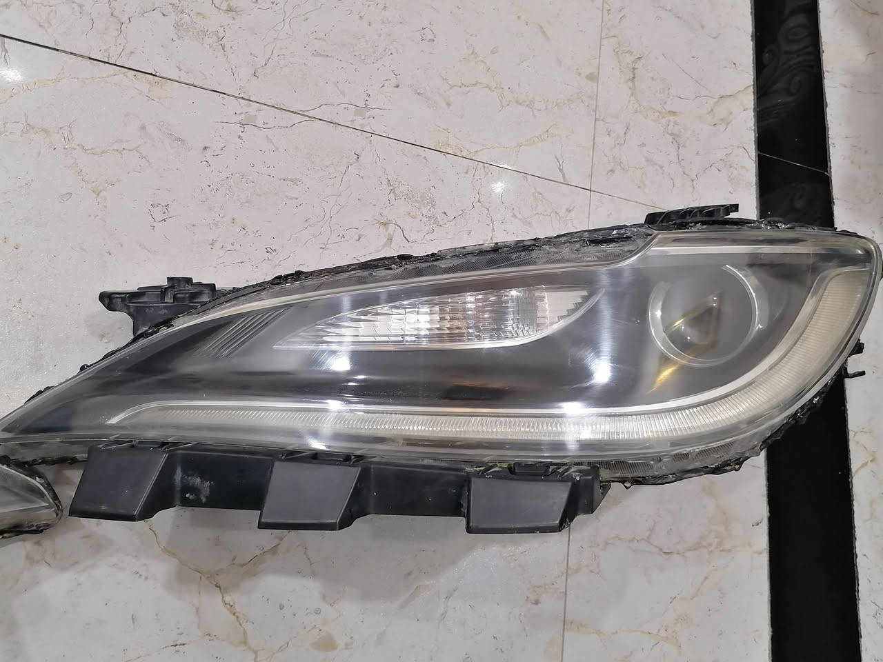 السلام عليكم لايت سي ٢٠٠ موديل ٢٠١٥ للبيع المكان ناصريه مركز للإتصال ***********
