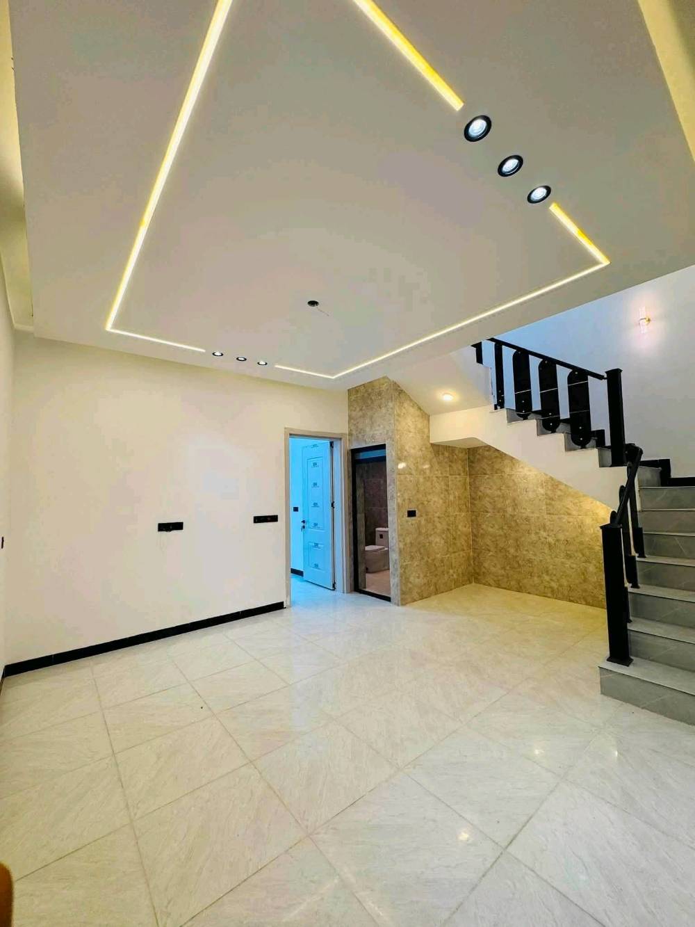 🏡 دار للبيع في بغداد – الدورة / مدخل البوعيثة
📐 المساحة: 100 متر
📏 الواجهة: 6.25 متر
📏 النزال: 16 متر
📜 طابو زراعي – سند 25 – قرار محكمة

🏠 الدار يحتوي على: • 3 غرف نوم
• صالة
• استقبال
• مطبخ

📍 العنوان: بغداد – الدورة – مدخل البوعيثة – مجمع السلطان

📞 للاستفسار:
***********
***********

#دار_للبيع #الدورة #البوعيثة #مجمع_السلطان #عقارات_بغداد