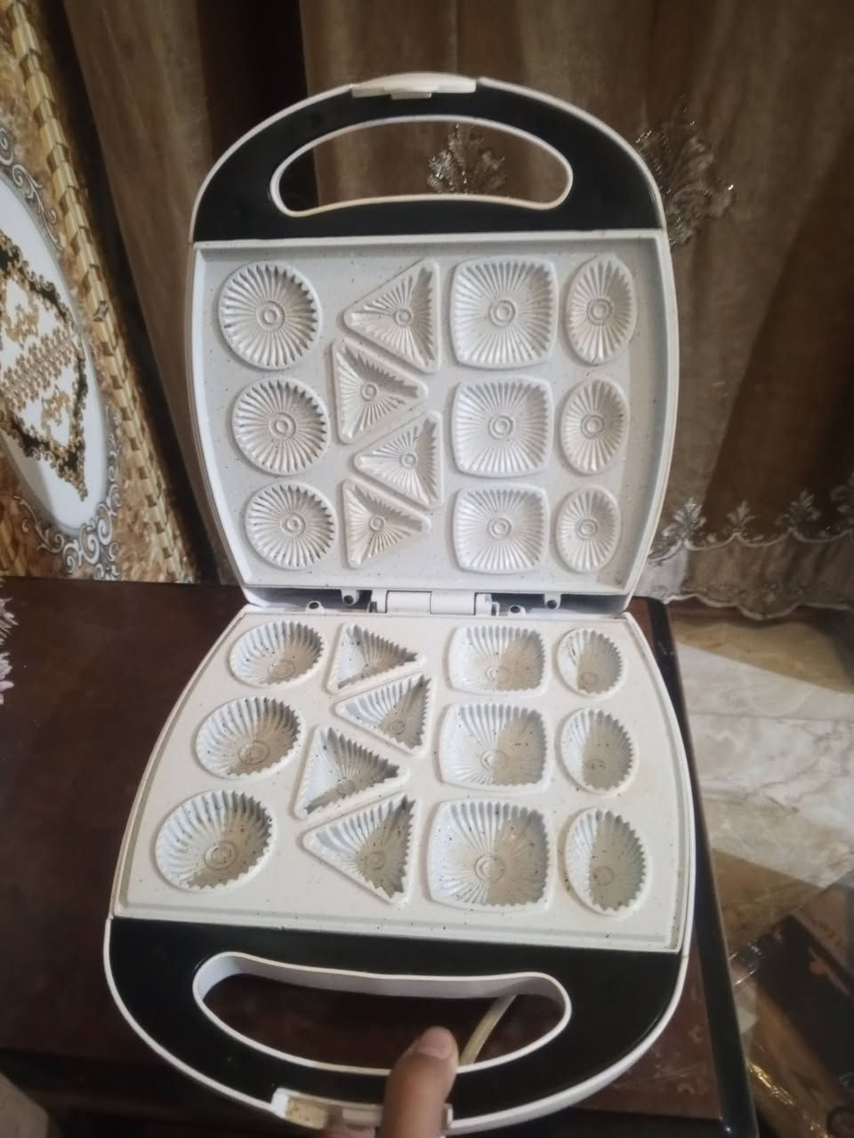 طباخ اكليجة كلش حلو ما مستعمل اهواي***********
