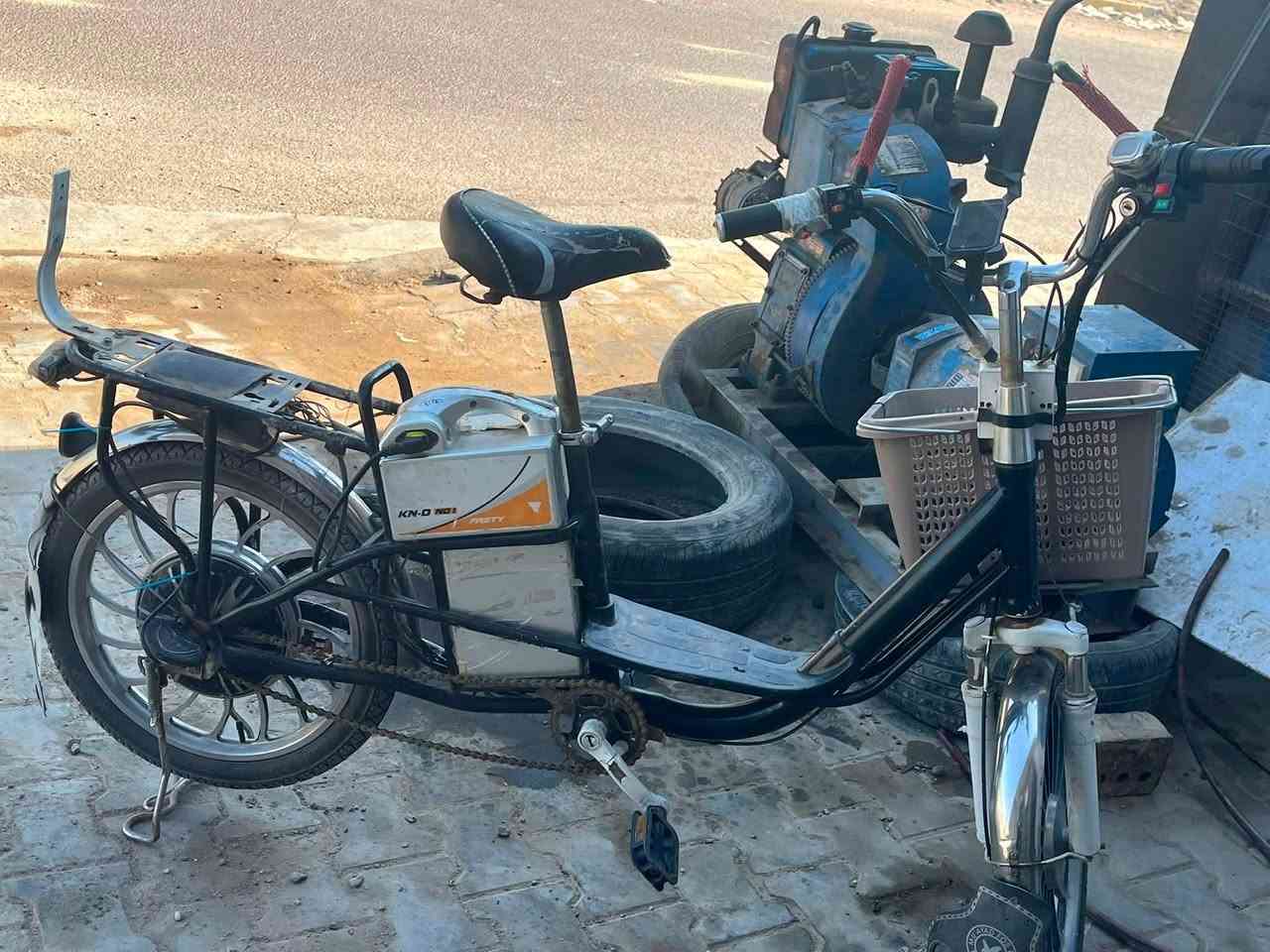 باسكل شحن للبيع بسعر ٢٠٠مكاني لطيفيه الشراي وتساب دراجه نضيفه كلش 
***********
