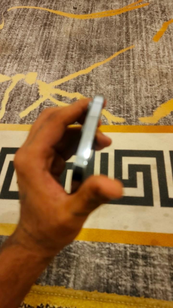 السلام عليكم ايفون 13برو ماكس نضافه فول 
بطاريه بلاد 76 محتاج كلش *********** 
زلغ مابي الفطر الموجود بل لزكه مو بل شاشه