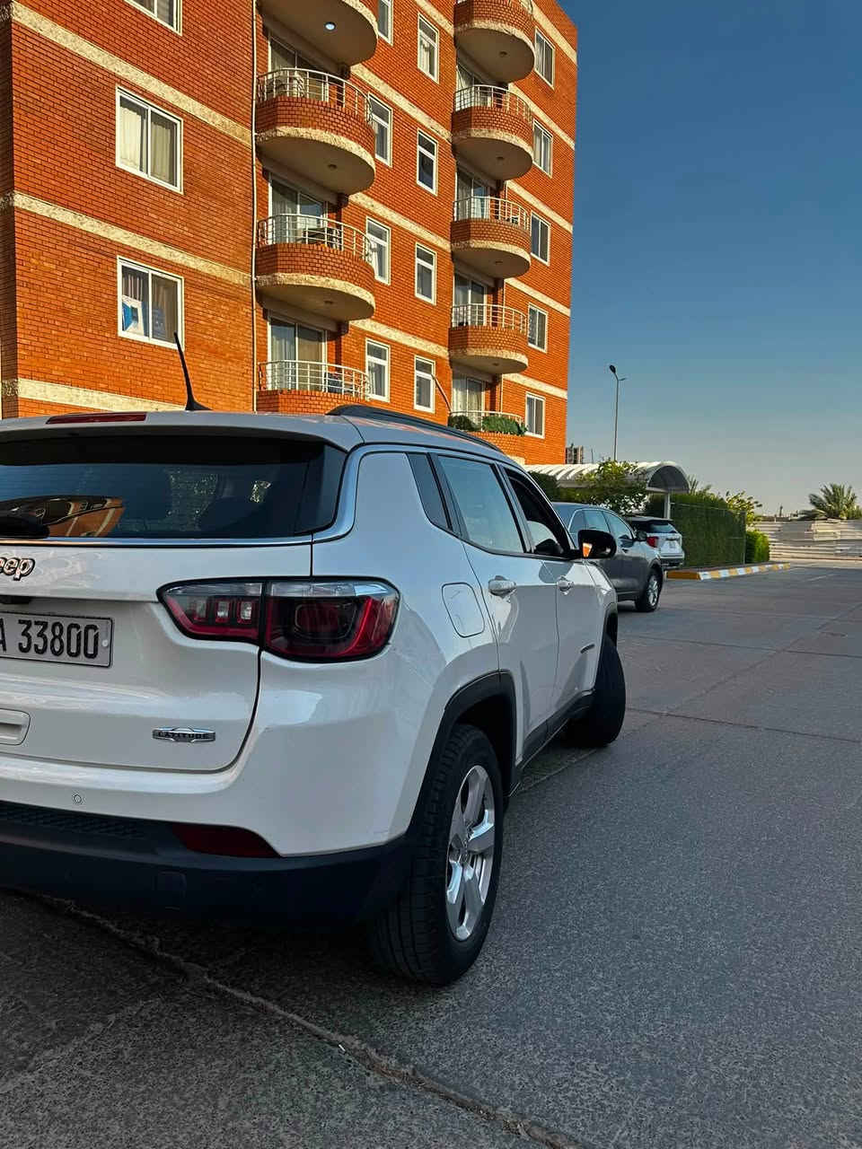 جيب كومباس 2018 لاتيتود
فورويل 4x4 
ماشية 130 الف كيلو 
ضربتها قطعه وحده بس صور الحادث موجوده 
سعرها 120 
***********
