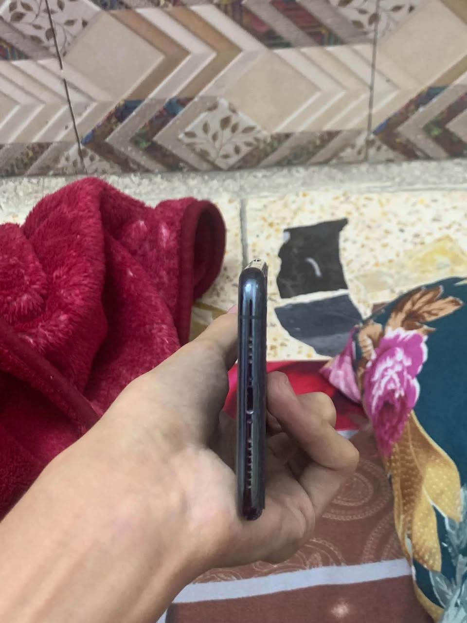 11برو ماكس تخطي ⏭️ ذاكره 256 بطاريه 84  مكسور شاشه  جهاز يخبل للاستخدام والعب  سعر 180 قفل او مراوس حسب القناعه رجا مو شراي لا تعب نفسك عنوان شعب بغداد
