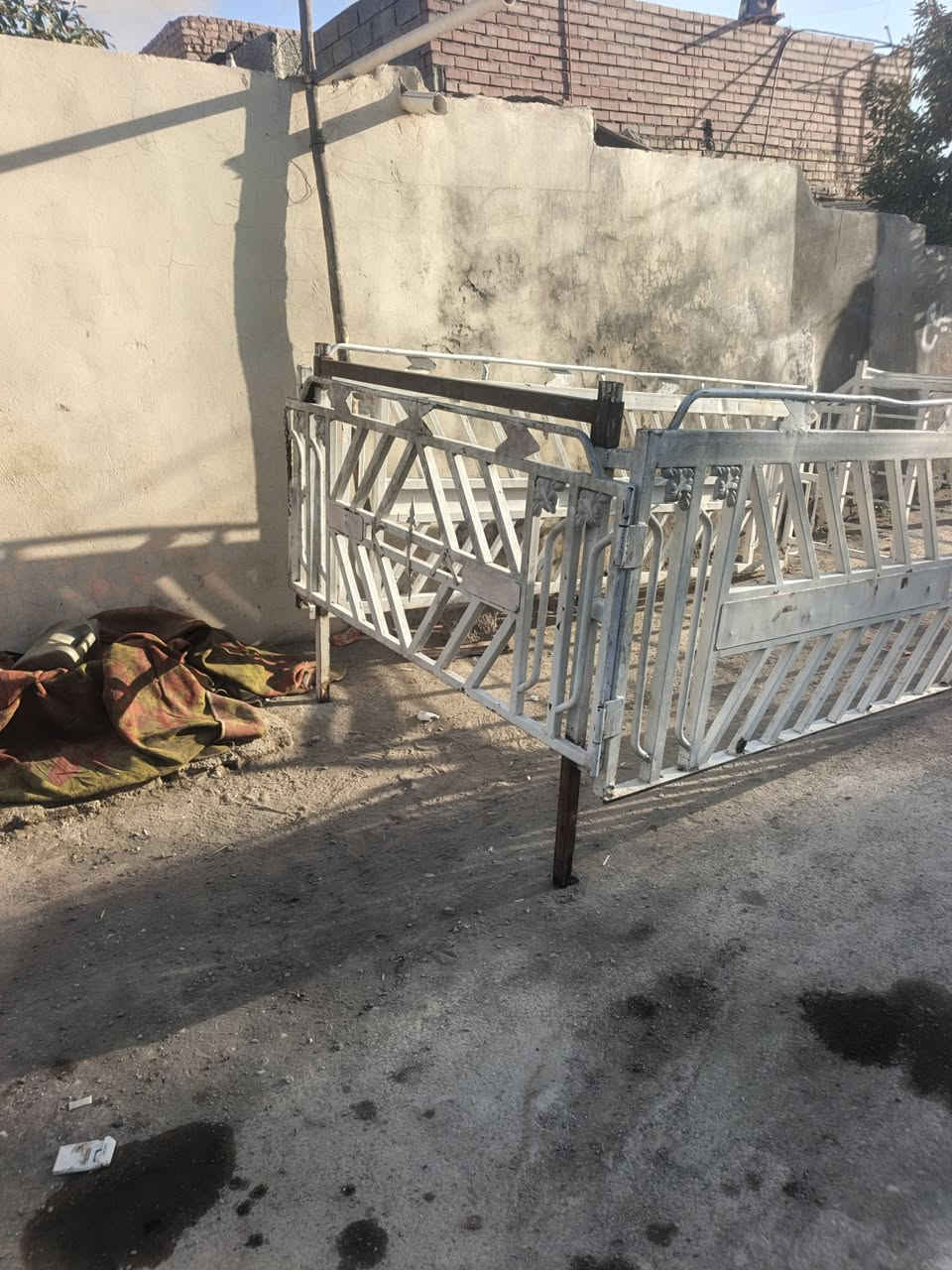 محجر مال فحل للبيع ب ٢٠٠ وبيه مجال قليل *********** مكاني ديالى بعقوبة
