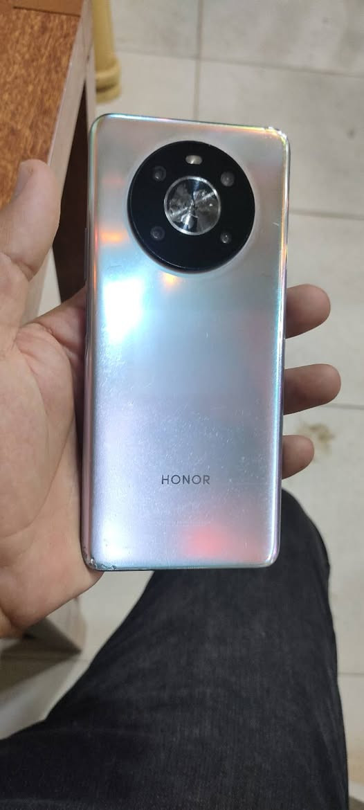 📱 HONOR X9 بۆ فرۆشتن
​مۆبایلێکی زۆر پاک و بێعەیب، گونجاو بۆ بەکارهێنانی ڕۆژانە و یاری!
​مۆدێل: Honor X9
​بیرگە (مەلاگە): 128 گیگابایت
​ڕام: 8 + 2 گیگابایت (زۆر خێرا لە کارکردن)
​لەمس: زۆر خێرا و سووک
​سیمکارت: کراوەیە و هەموو سیمکارتێک دەخوێنێتەوە
​باتری و شەحن: شەحن هێشتنەوەی زۆر بەهێز و بێ کێشەیە
​⚠️ تێبینی: کامێرای دواوەی تۆزێک تەڵخە (تەنها تۆز و خۆڵی چووەتە سەر، بە پاککردنەوە ڕاست دەبێتەوە)؛ بێجگە لەوە مۆبایلەکە بە تەواوی بێعەیب و خاوێنە.
​شوێن: سلێمانی
​نرخ: 130 هەزار دینار (مەجالێکی کەمی تێدایە)
​📩 بۆ داواکردن یان زانیاری زیاتر، تکایە نامە بنێرن
یان لە واتسئەپ نامە بنێرن 
*********** السليمانية, العراق
