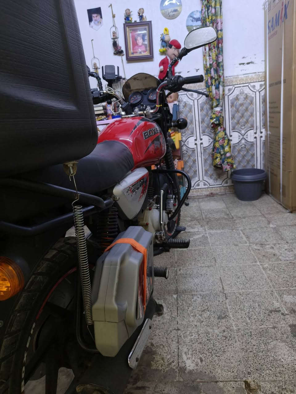 بوكسر مرقم بغداد إنكليزي تحويل ثاني يوم موديل 22 شكل ال23 نازله بل23 الدراجه اول مره افتحه بدلت بوشه وبستم فقط عله أيدي دراجه كامله لوك مداريه أدير لوكومولي مابيه أي نقص كبل للشارع سعره 2100 وبيه مجال مكاني بغداد وتساب ***********

