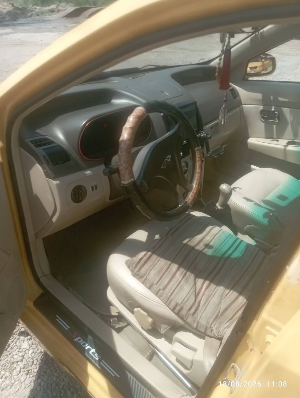 البيع شيري فلاوين للبيع   السياره باتري جديد  التايرات نضاف  غرفتها جديده  حلوه تبريدها شغال يرادلها تجفيت محرك او اتبداله السعر 19وبيها مجال *********** العنوان الحله

نص مكتوب في الصور:
- 18/08/2026 11:08
- 18/08/2026 11:07