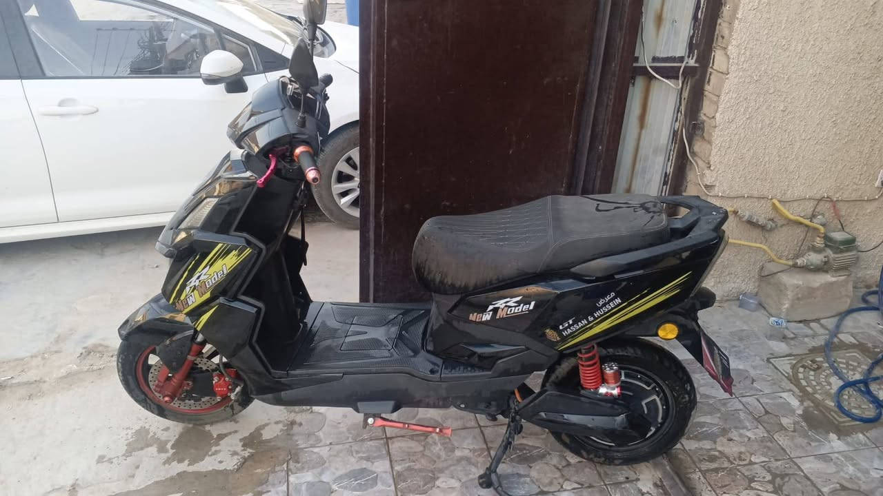 ســـــــــلام علــــــــيكم🙋‍♂️
دراجـــه سكنس حجم كبير💥🔥

مــــــــوديل:2025💁‍♂️💖
بطــــــارياتـــها: ليثيوم🕷🕸❤
حجم الملف:( 2500)
ســـــــــرعة الدراجه: 90🙆‍♂️🔥🔥🕸
تمشي بلشحـــــــــטּـه الوحده 70‌🇰
4 سرع بيها✨+مع نضام رجوع للخلف
كلشي كامل مكمل بيها 
نضافه الدراجه 100/90🔥❤️‍🔥
سعــر الدراجــــــة: 700الـف💁‍♂️ وبيها مجال 

عــــــــــــــــنـــــــــــوان: بغداد» حي الجامعة» شارع66

الــــــــــرقــــــــــم: *********** اسيا💝
مــــــــلاحضــــــــة! لايوجد فيس ولامازنجر
+
مكلف بالنشر الرقم بيه واتساب او اتصال على السيم كار
