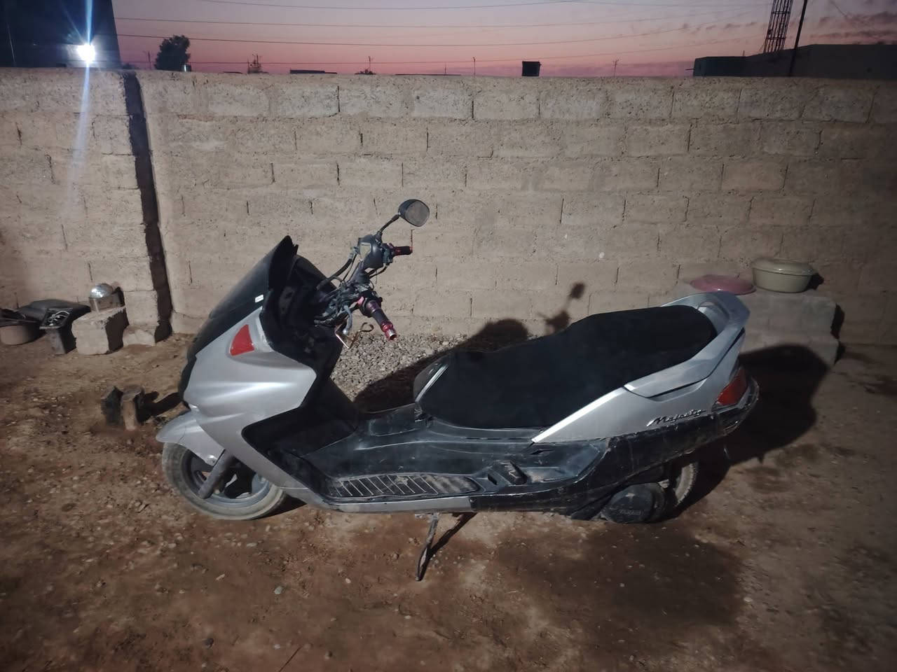 ياماها ماجسته للبيع
محرك شرط تواير جدد باتري جديد سعر 500. وبيها مجال
***********
